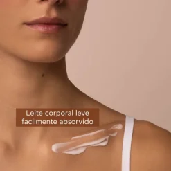 Apivita Pure Jasmine Leite Hidratante Corporal 200ml