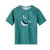 Monnëka Camiseta de Proteção Solar Manga Curta Whale Teal 1-2A | UPF50+ | Oeko-Tex