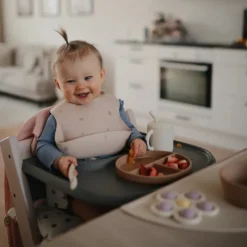 Mushie Babete Silicone Cerejas +6M | Lavável na Máquina de Loiça