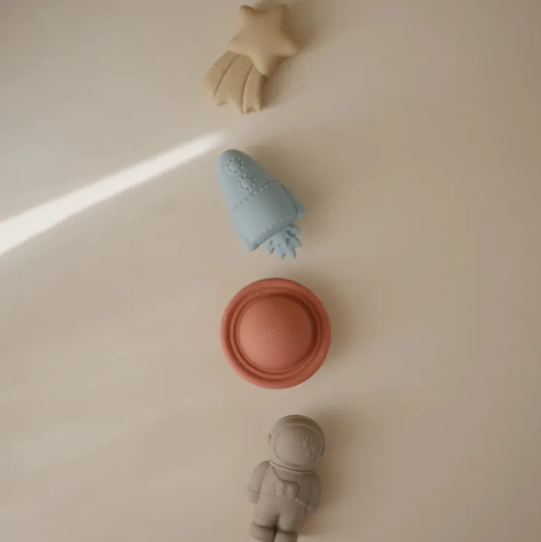 Mushie Brinquedos Banho Espaço 10+ Meses | 4 Peças Anti-Bolor