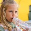 Tutete Garrafa Infantil Frutos 500ml | Sem BPA com Palhinha Dobrável